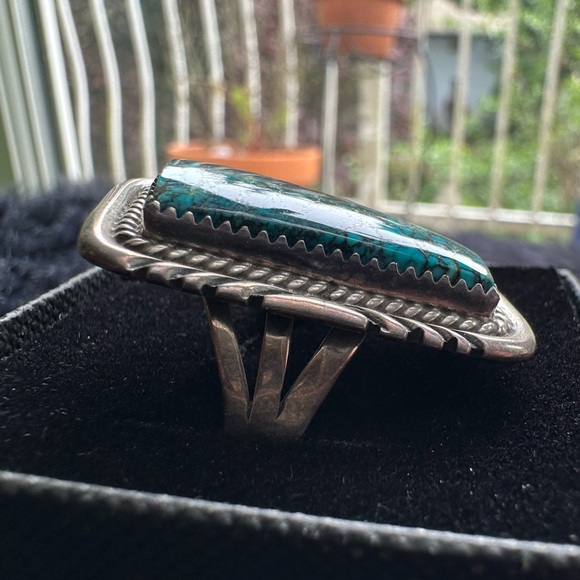Artist signed Turquoise Sterling statement ring - Picture 7 of 8